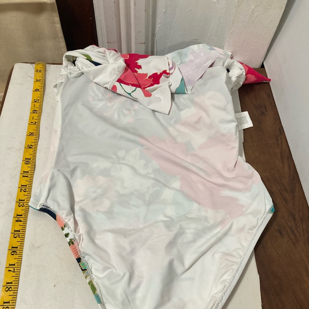 Trina Turk size 8 one piece swimsuit - Picture 16 of 16